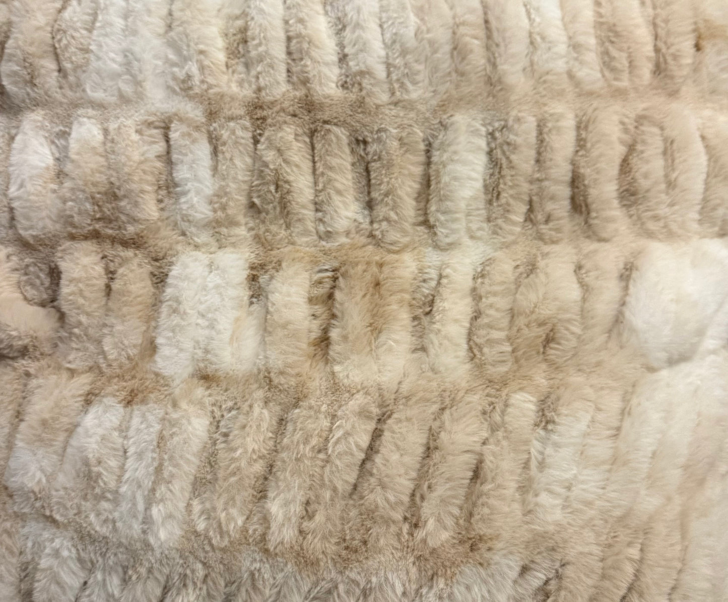 Cream and Tan Ribbed Fur Throw -40% OFF