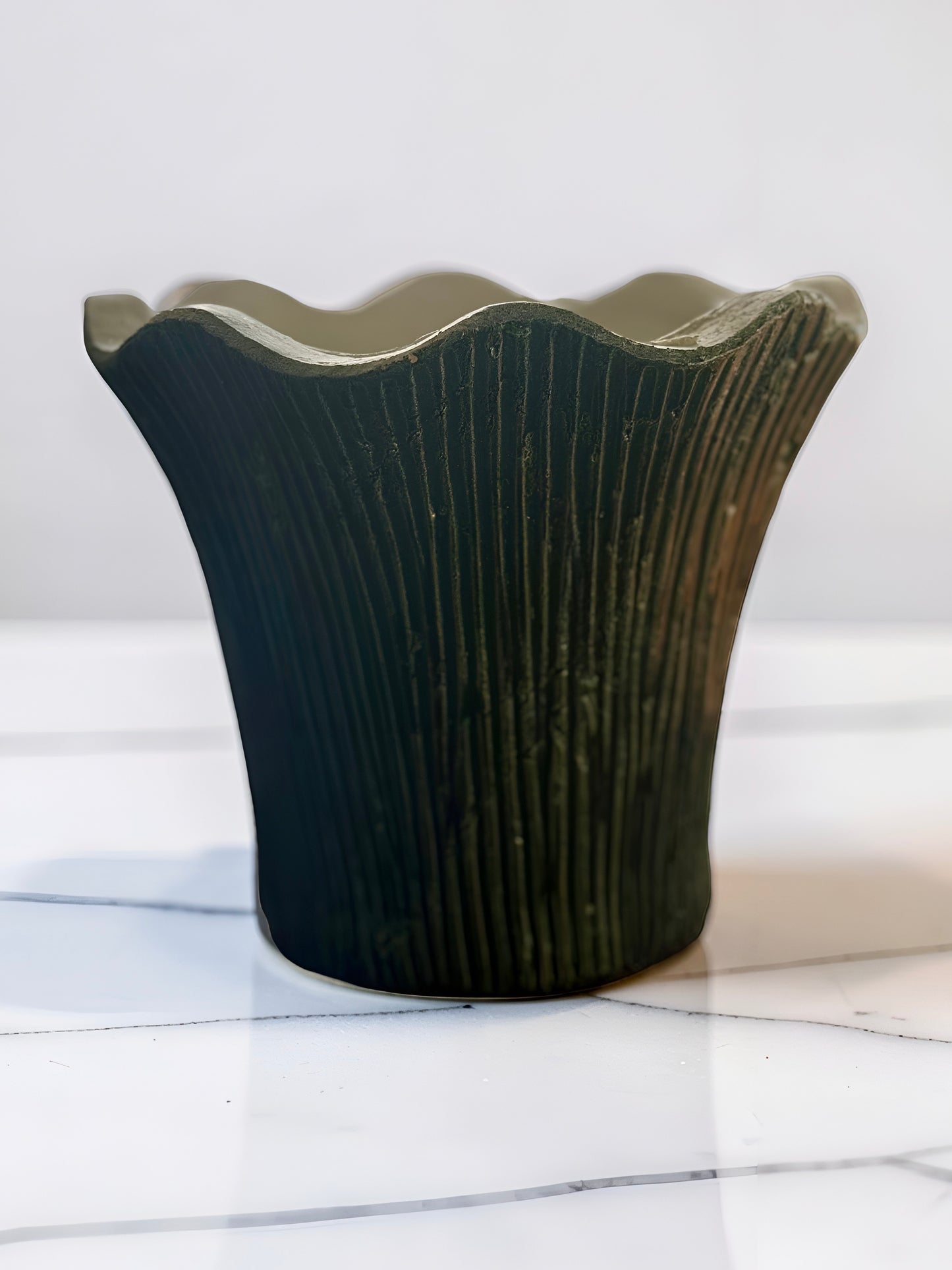 Dark Green Scalloped Edge Pot