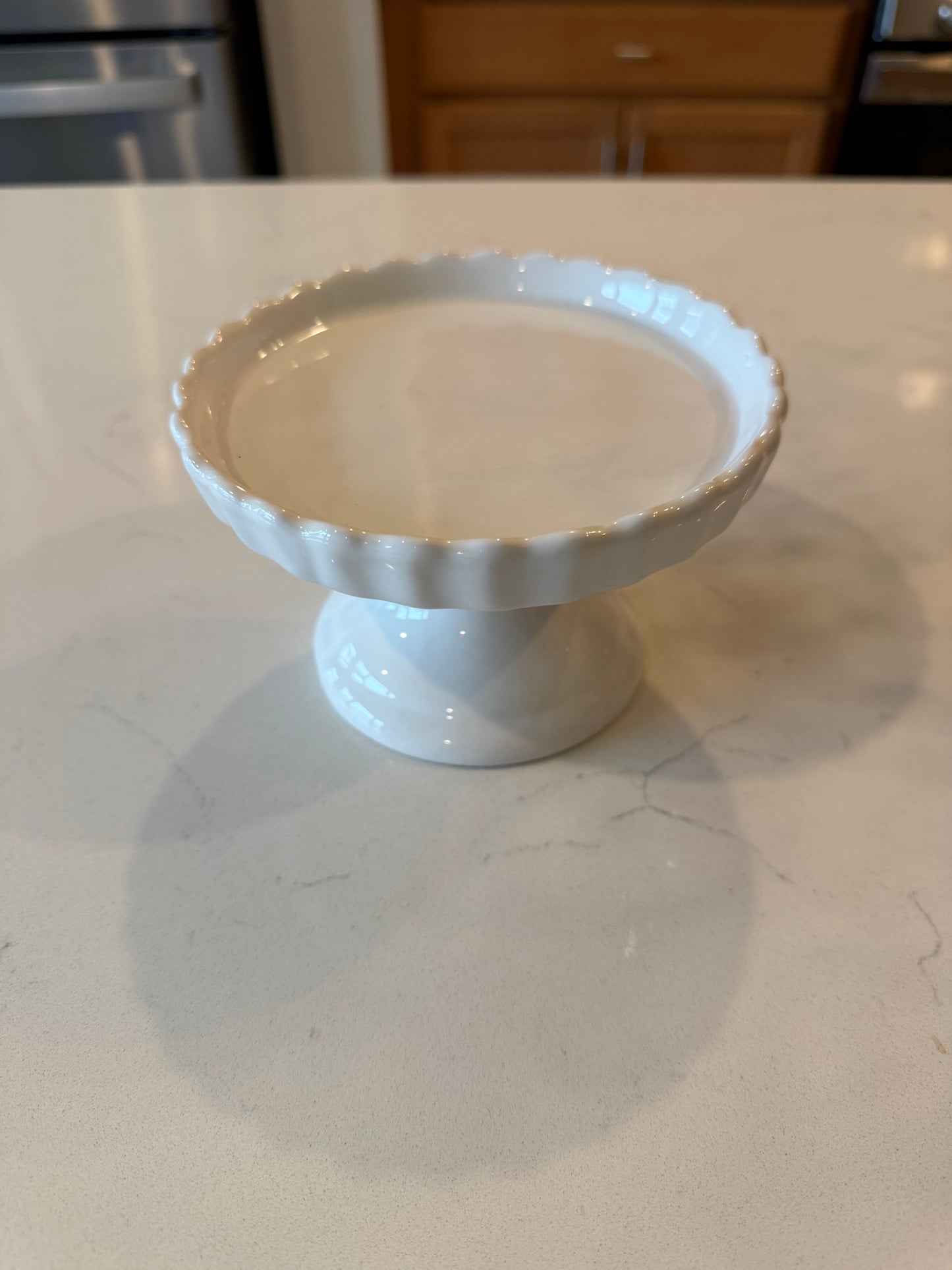 White Scalloped Pedestal -5.5''