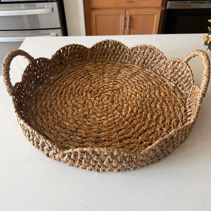 Braided Scalloped Seagrass Tray