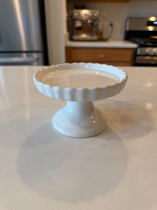 White Scalloped Pedestal -5.5''