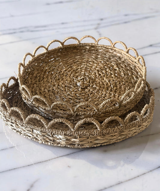 Woven Scalloped Seagrass Trays