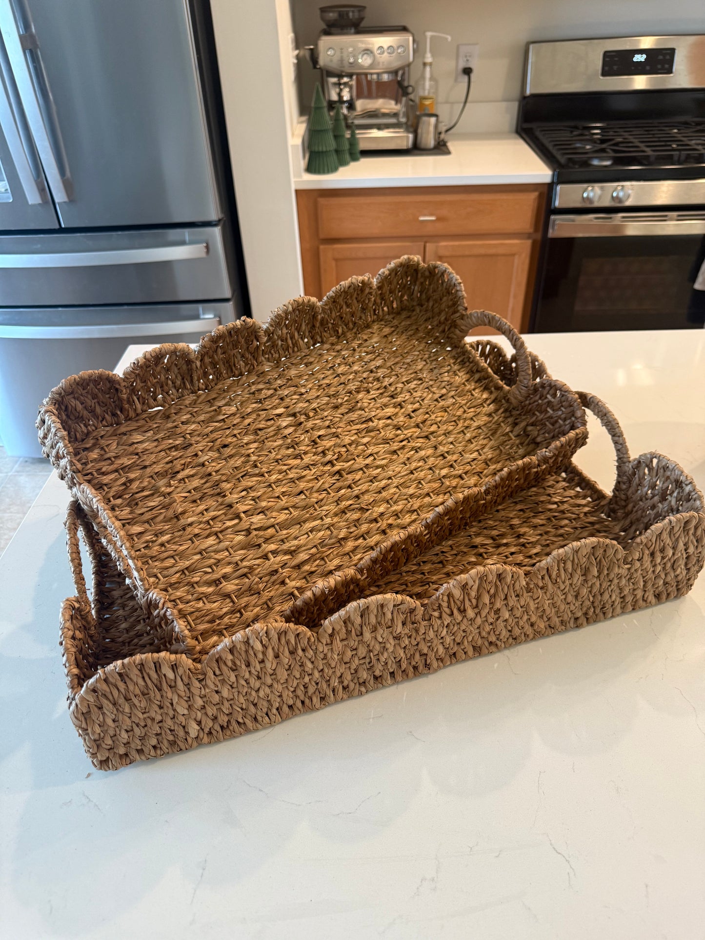 Braided Scalloped Trays