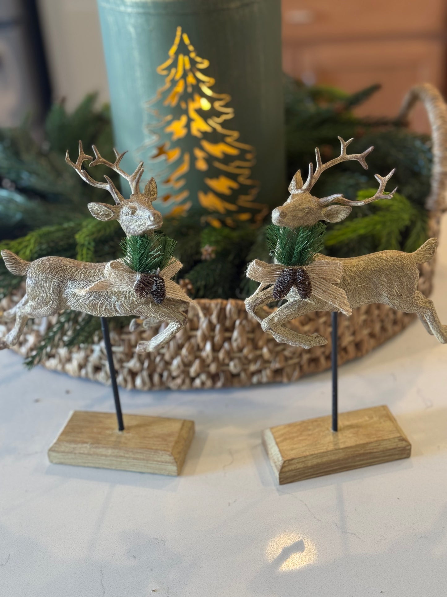 Resin Jumping Reindeer -set of 2